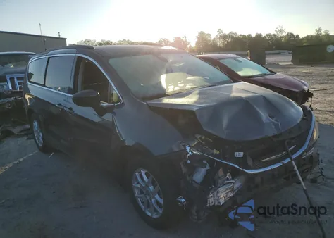 2021 Chrysler Voyager Lxi z USA, uszkodzony, nr VIN 2C4RC1DG3MR516909